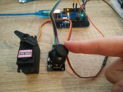 Servo MG 996R über Joystick steuern - AZ-Delivery