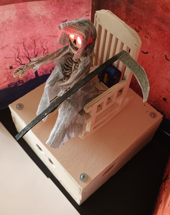 Halloween-Projekt: Das interaktive Skelett mit Bewegung, Licht und Soundeffekten